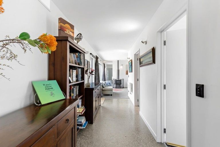 Photo of property in 8 Invincible Drive, Glenorchy, 9372