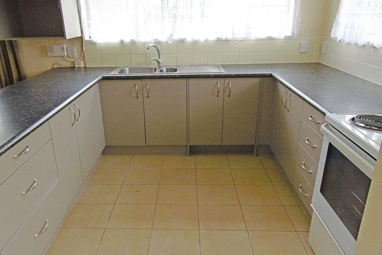 Photo of property in 32 Fairview Road, Papatoetoe, Auckland, 2025