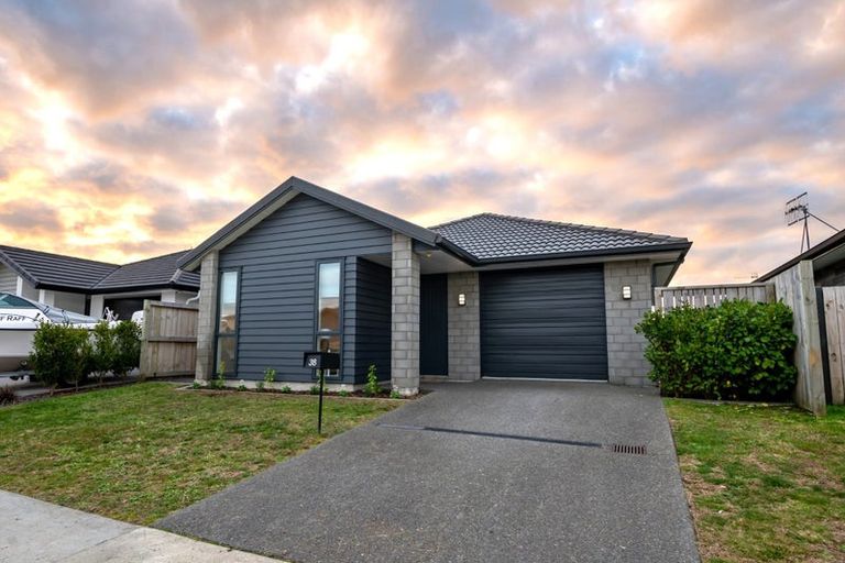 Photo of property in 38 Hills View Drive, Papamoa, 3118