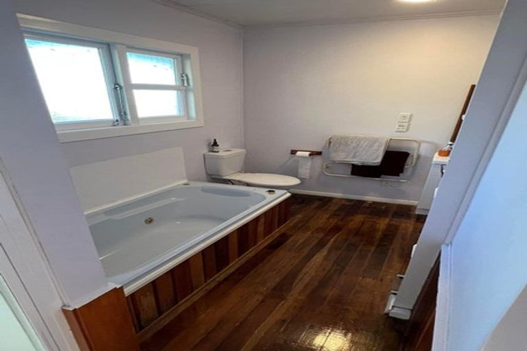 Photo of property in 12 Cheshire Street, Wilton, Wellington, 6012