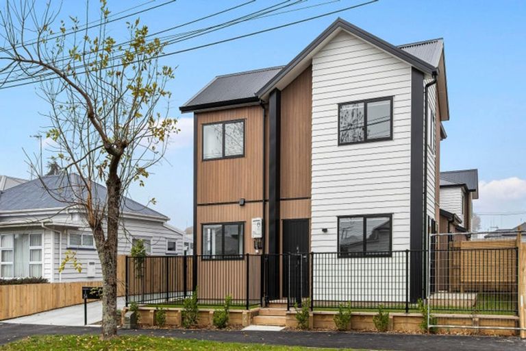 Photo of property in 1/54 Wellington Street, Howick, Auckland, 2014