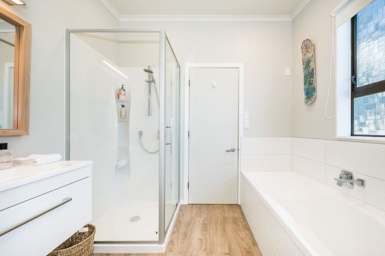 Photo of property in 314 Te Moana Road, Waikanae, 5036