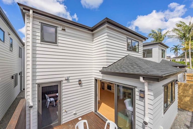 Photo of property in 37c Allington Road, Massey, Auckland, 0614