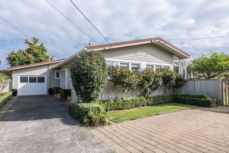 Photo of property in 12 Sunny Glen, Waikanae, 5036
