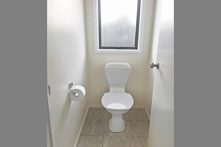 Photo of property in 24 Rock Daisy Crescent, Mangere, Auckland, 2022