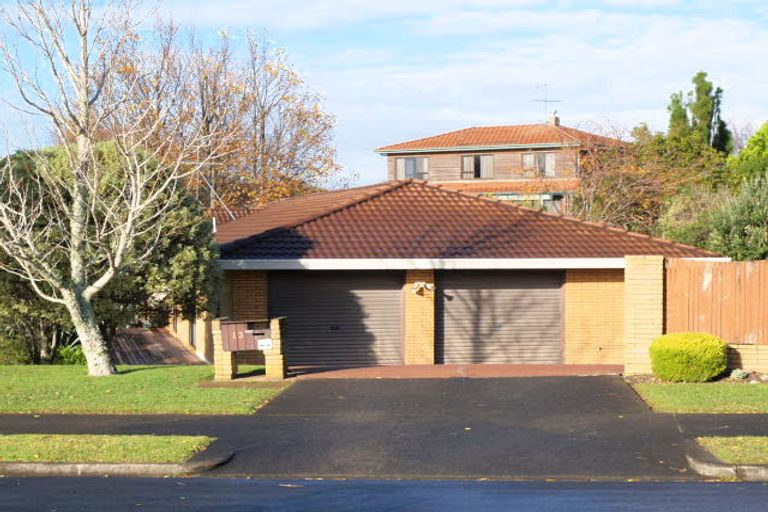 Photo of property in 13 Stevenson Way, Cockle Bay, Auckland, 2014