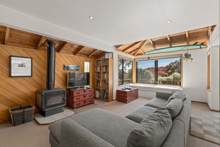 Photo of property in 79 Garden Road, Piha, New Lynn, 0772