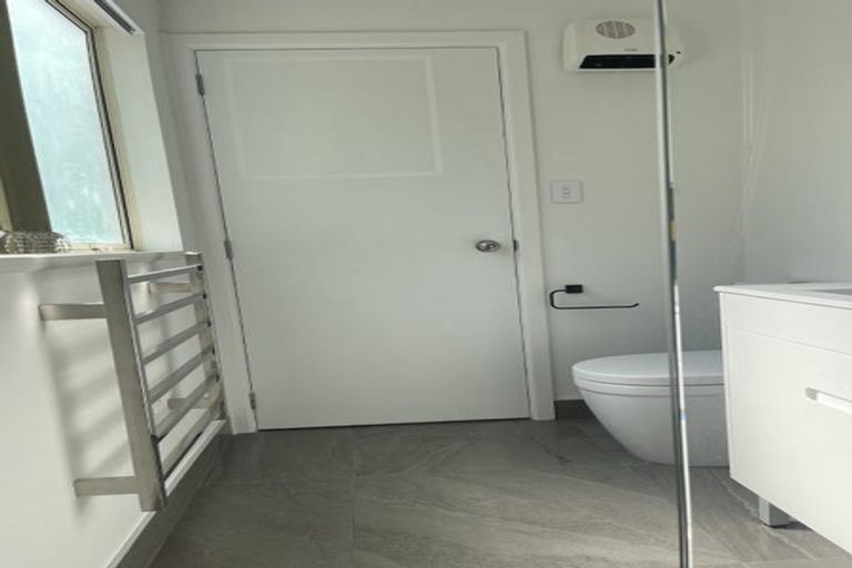 Photo of property in 48 Tiri Tiri Road, Birkdale, Auckland, 0626