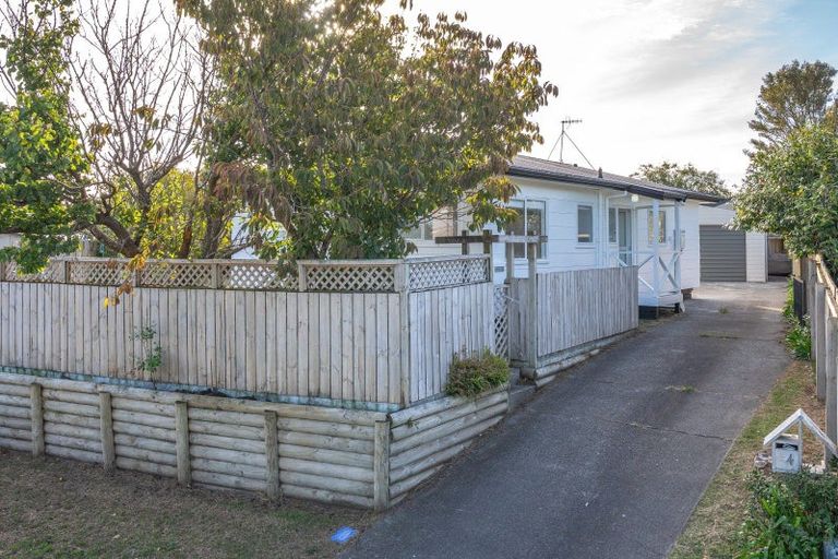Photo of property in 4 Ross Grove, Paraparaumu, 5032