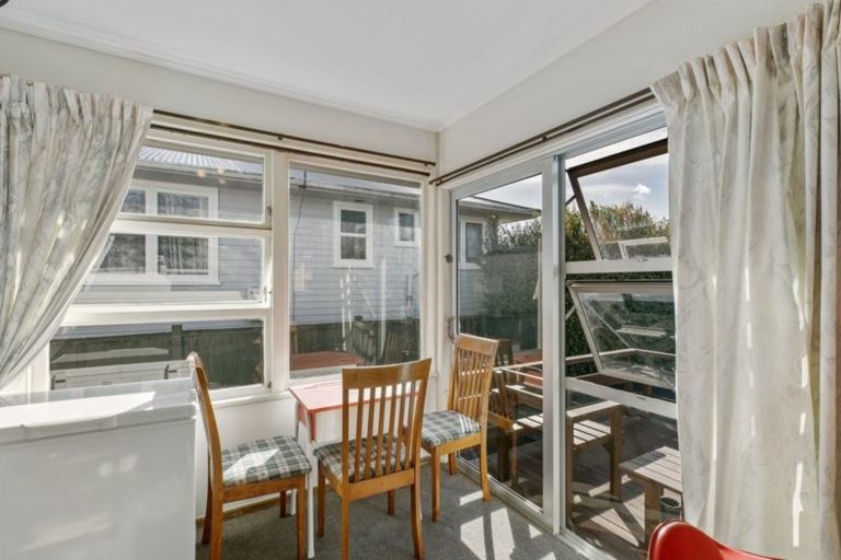 Photo of property in 39 Paragon Avenue, Beach Haven, Auckland, 0626