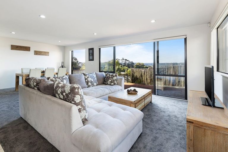 Photo of property in 9/12 Schnapper Rock Road, Schnapper Rock, Auckland, 0632