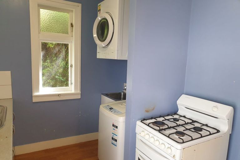 Photo of property in 2 Norna Crescent, Kelburn, Wellington, 6012