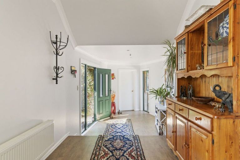 Photo of property in 128 Wairau Road, Oakura, 4314