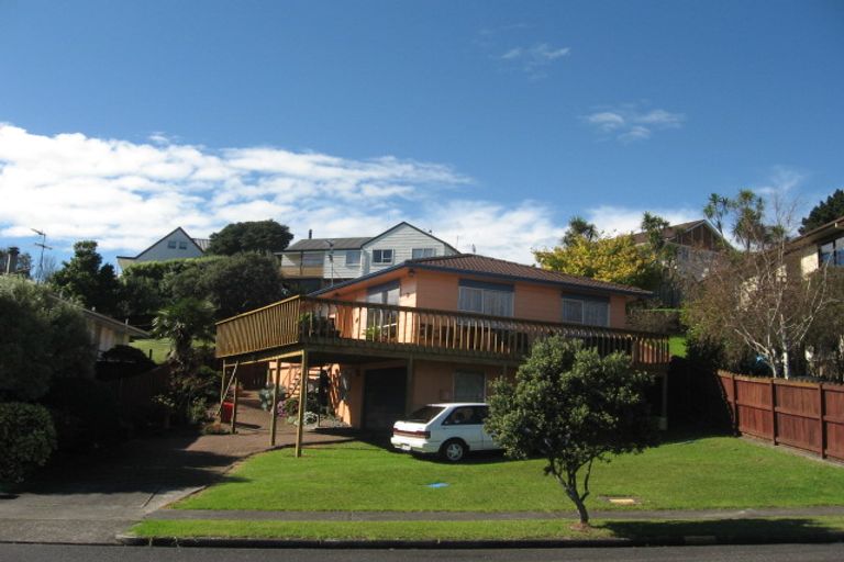 Photo of property in 31 Lewisham Street, Highland Park, Auckland, 2010