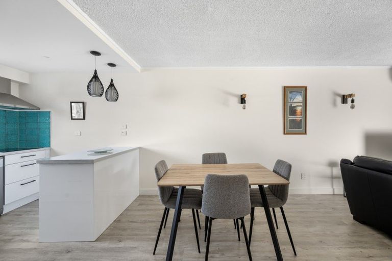 Photo of property in 233 Marine Parade, Napier South, Napier, 4110