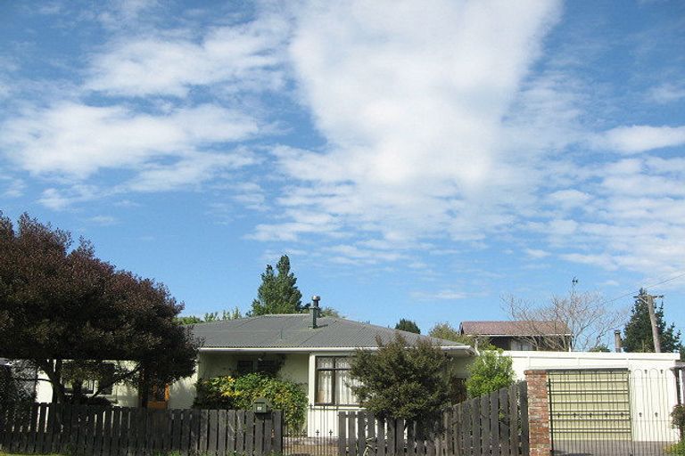 Photo of property in 22 Queens Avenue, Waikuku Beach, 7402