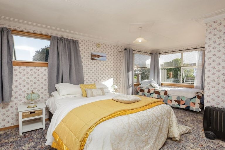 Photo of property in 1 Kennedy Crescent, Waimate, 7924