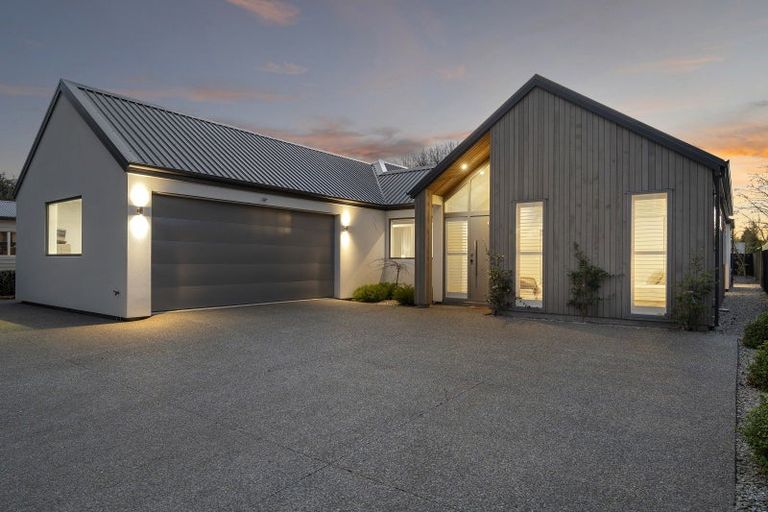 Photo of property in 73 Paparoa Street, Papanui, Christchurch, 8053