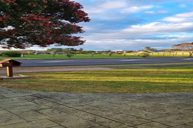 Photo of property in 174 Kilkenny Drive, East Tamaki Heights, Auckland, 2016