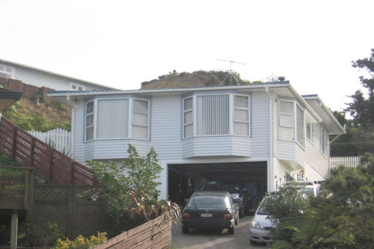 Photo of property in 17 Glenamoy Crescent, Johnsonville, Wellington, 6037