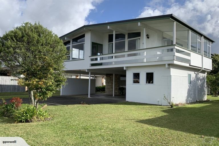 Photo of property in 5 Knightsbridge Drive, Forrest Hill, Auckland, 0620