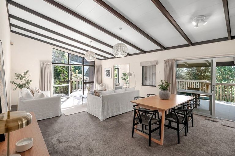 Photo of property in 10 Burwood Place, Silverdale, Hamilton, 3216