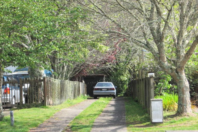 Photo of property in 77 Aquarius Drive, Kawaha Point, Rotorua, 3010