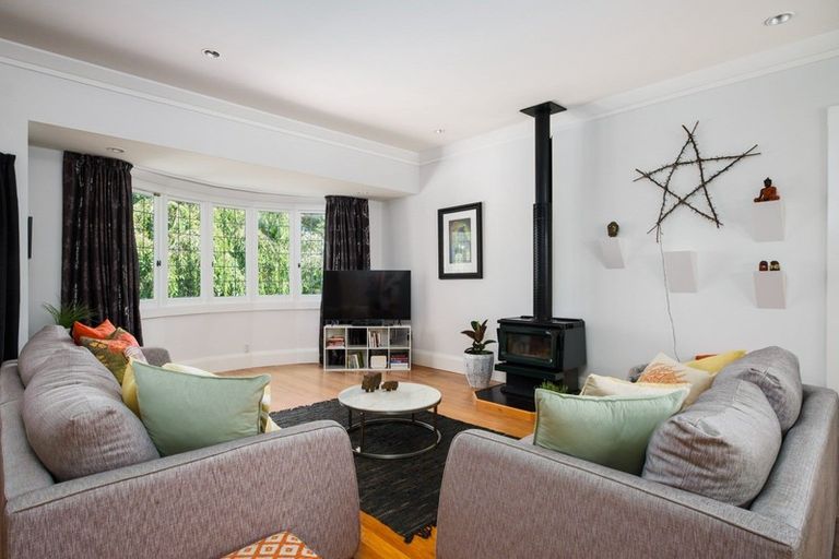 Photo of property in 11 Haronga Road, Inner Kaiti, Gisborne, 4010