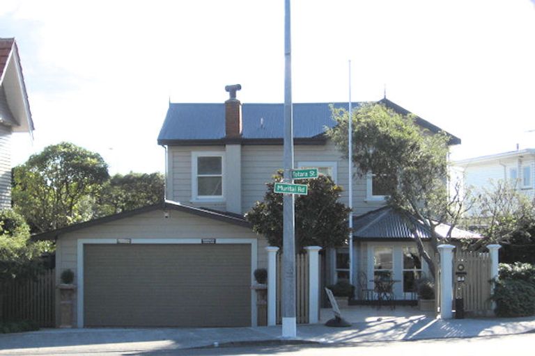 Photo of property in 84 Muritai Road, Eastbourne, Lower Hutt, 5013