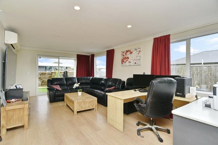 Photo of property in 26 Solander Road, Pegasus, 7612