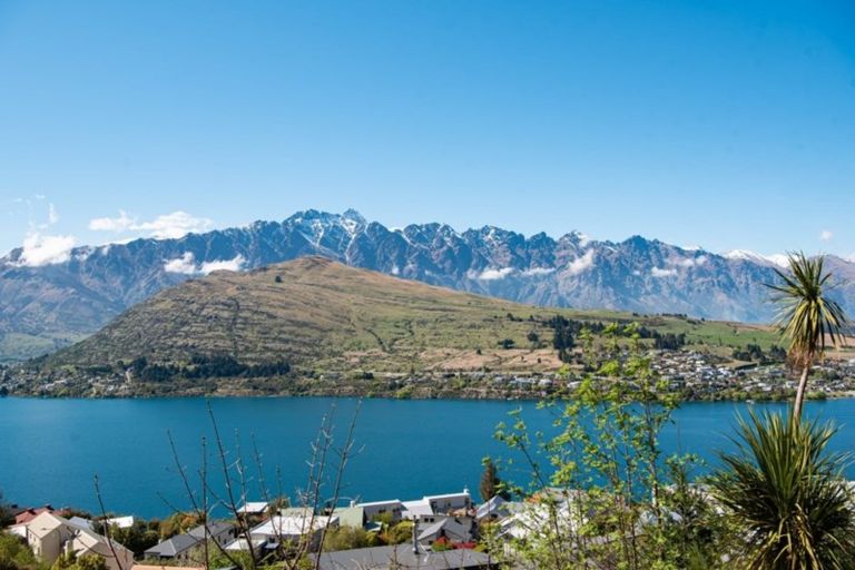Photo of property in 8 Birch Lane, Queenstown, 9300