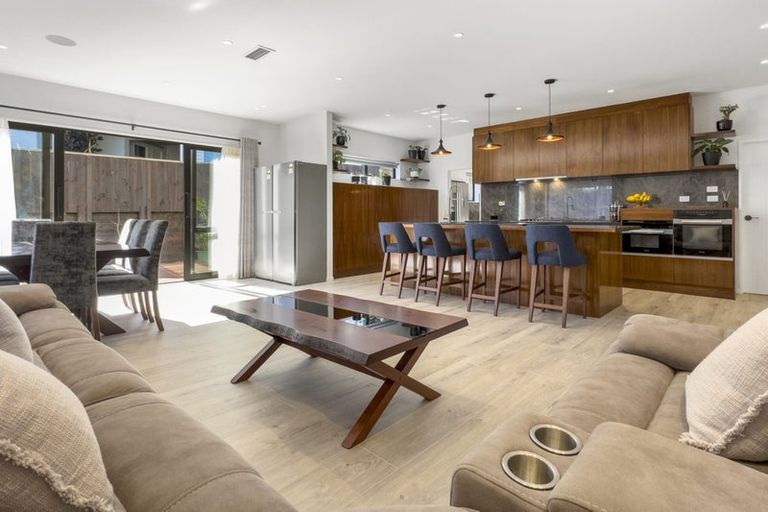 Photo of property in 9a Wolsley Avenue, Milford, Auckland, 0620