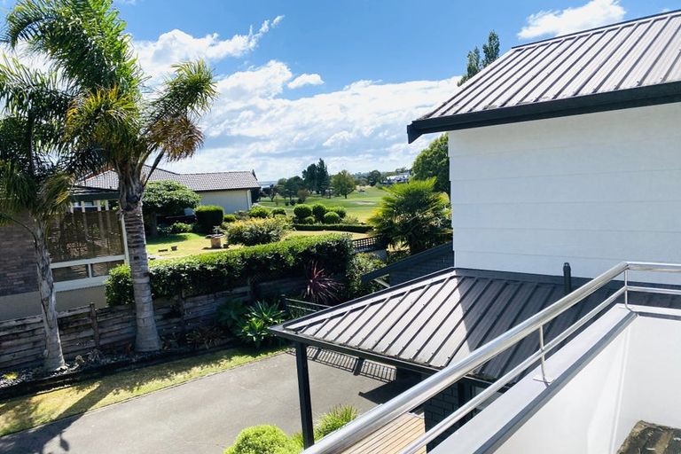 Photo of property in 52 Links View Drive, Omokoroa, 3114