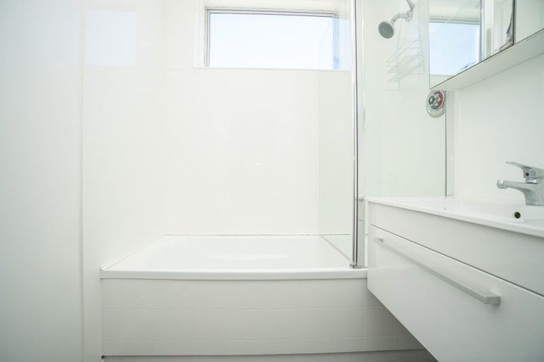 Photo of property in 16 Papakowhai Court, West End, Palmerston North, 4412