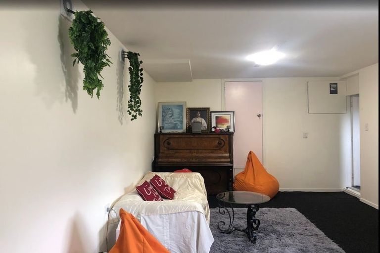 Photo of property in 11 Morgan Place, Tawa, Wellington, 5028