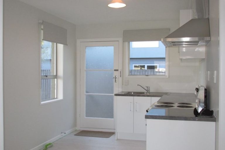 Photo of property in 2/32 Lyndon Street, Riccarton, Christchurch, 8041