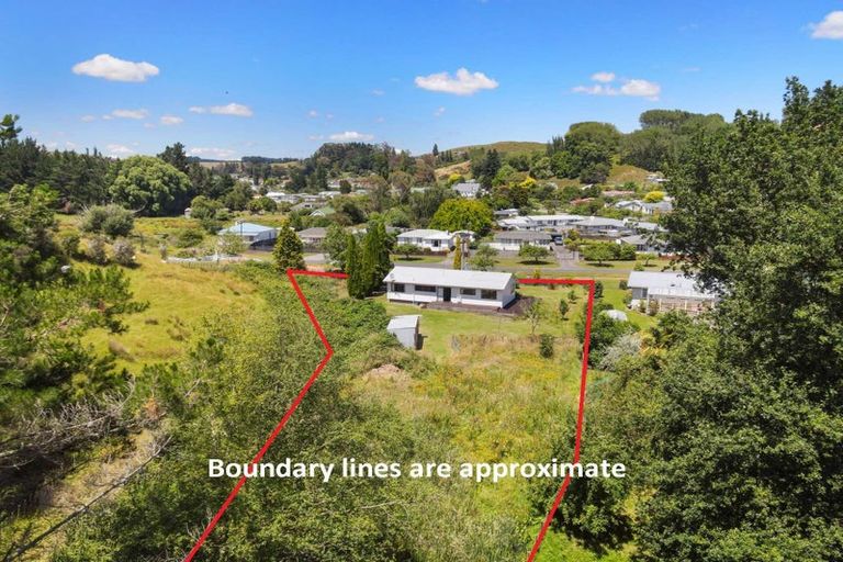 Photo of property in 9 Wilson Road, Hunterville, 4730
