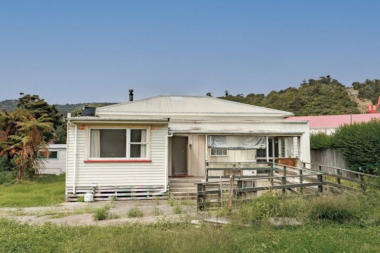 Photo of property in 27 Dole Street, Ngakawau, 7824