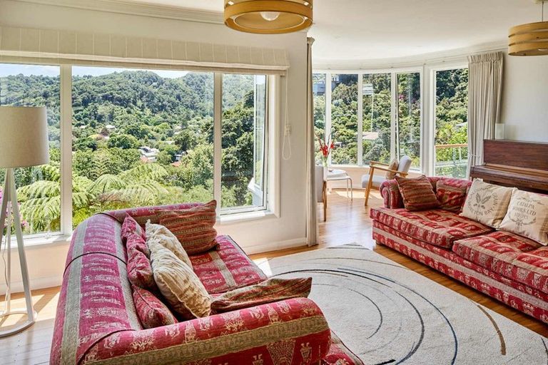 Photo of property in 35 Walter Road, Lowry Bay, Lower Hutt, 5013