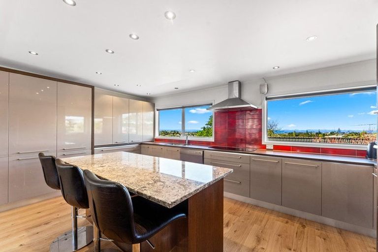 Photo of property in 7 Elizabeth Place, Mairangi Bay, Auckland, 0630