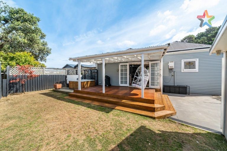 Photo of property in 32 Riddlers Crescent, Petone, Lower Hutt, 5012