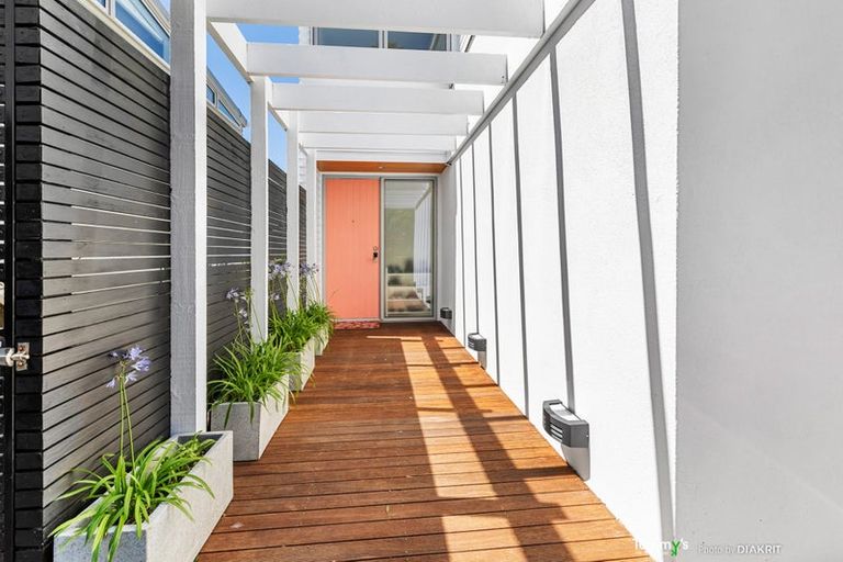 Photo of property in 32 Mantell Street, Seatoun, Wellington, 6022