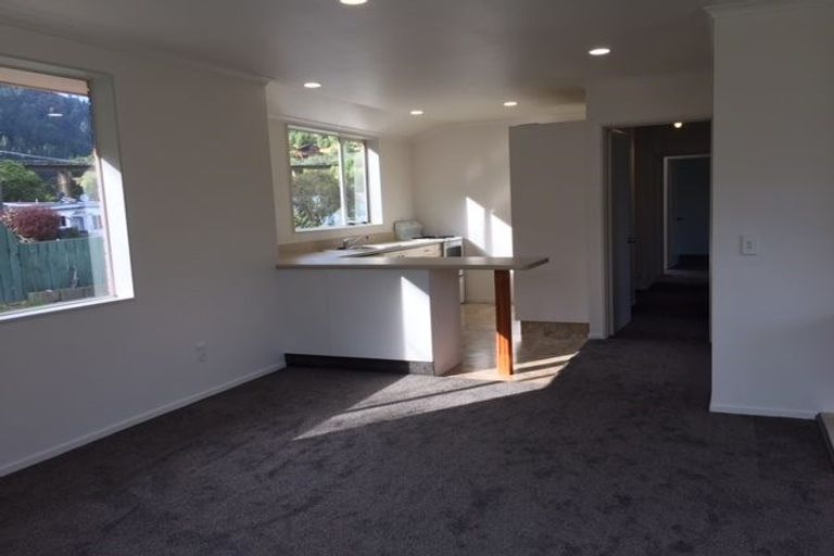 Photo of property in 1b Canterbury Street, Picton, 7220