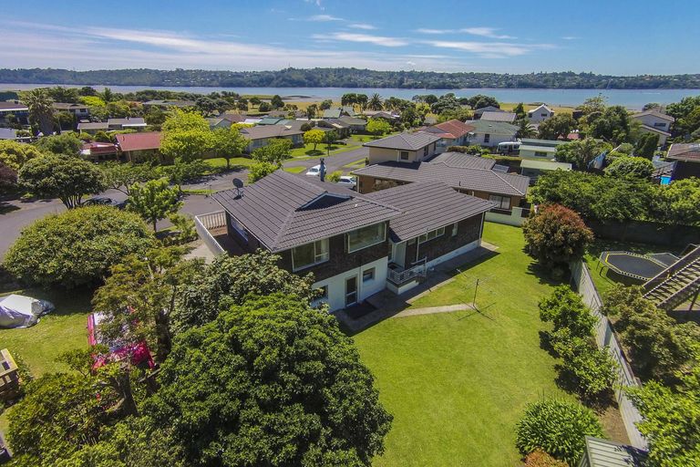 Photo of property in 14 Claresholm Place, Mangere Bridge, Auckland, 2022