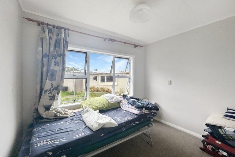 Photo of property in 2 Morgan Street, Castlecliff, Whanganui, 4501