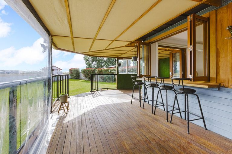 Photo of property in 37 Village Way, Ardmore, Papakura, 2582