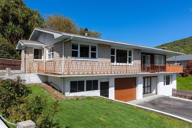 Photo of property in 55 Dorset Street, Picton, 7220