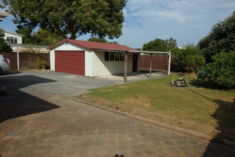 Photo of property in 68 Carrington Avenue, Silverdale, Hamilton, 3216