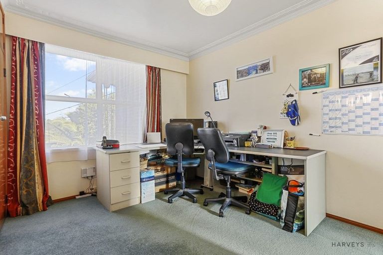 Photo of property in 6 Fairmount Road, Titirangi, Auckland, 0604