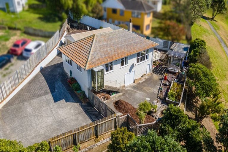 Photo of property in 34 Takapuwahia Drive, Takapuwahia, Porirua, 5022